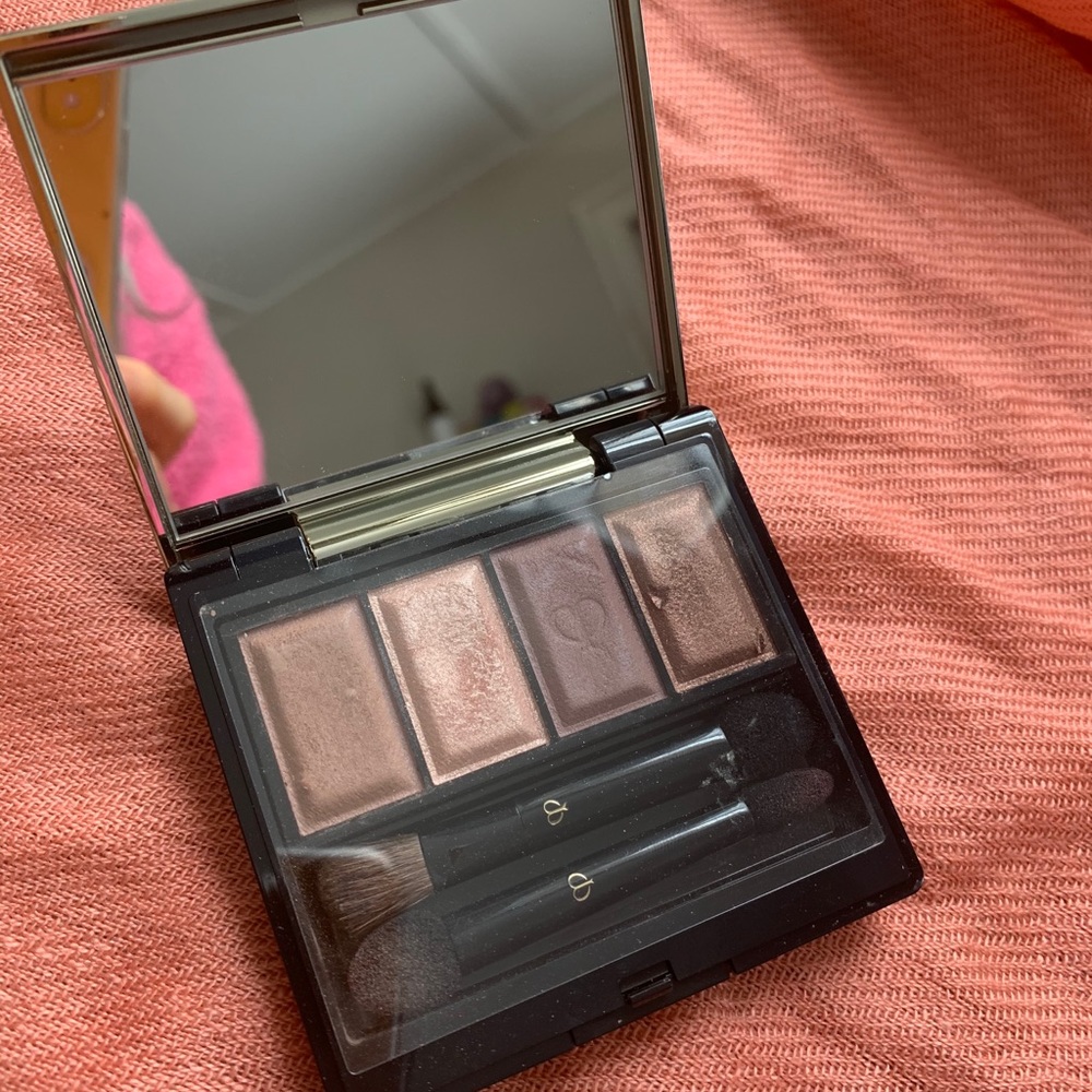 Designer 4 eyeshadow pallete